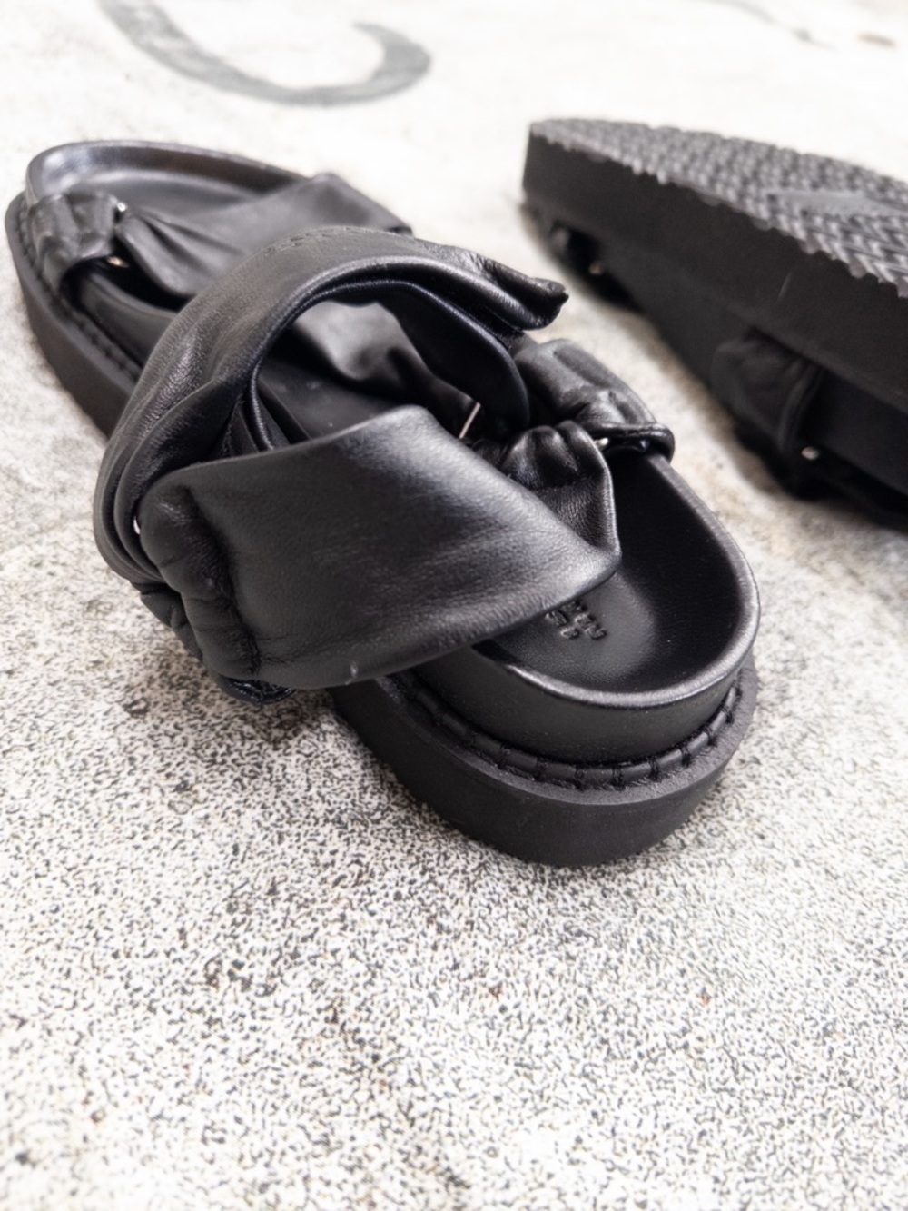 Isabel Marant Naori T-Strap Grip Sandals Black Calf Leather, Size 40, US 10 - Picture 6 of 14
